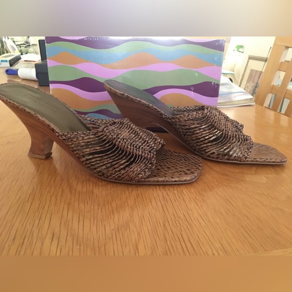 Sz 13 Brown weave slides, NIB - Picture 2 of 4